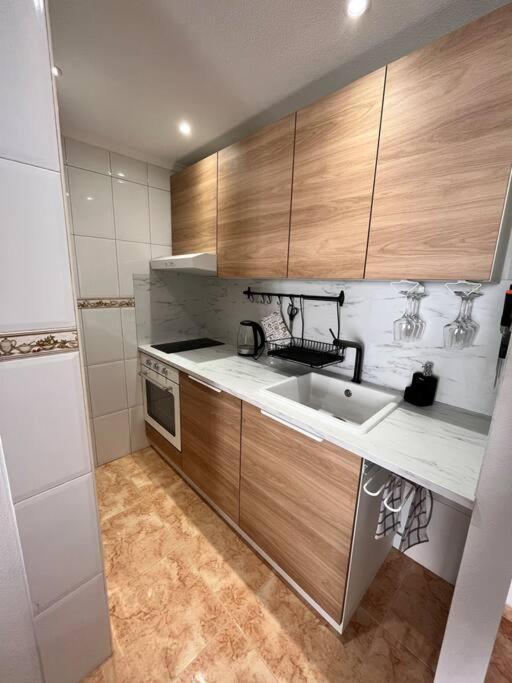 Cozy Apartment 5 Mins To Beach ตอร์เรเวียคา ภายนอก รูปภาพ