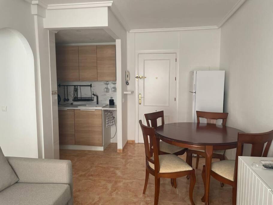 Cozy Apartment 5 Mins To Beach ตอร์เรเวียคา ภายนอก รูปภาพ